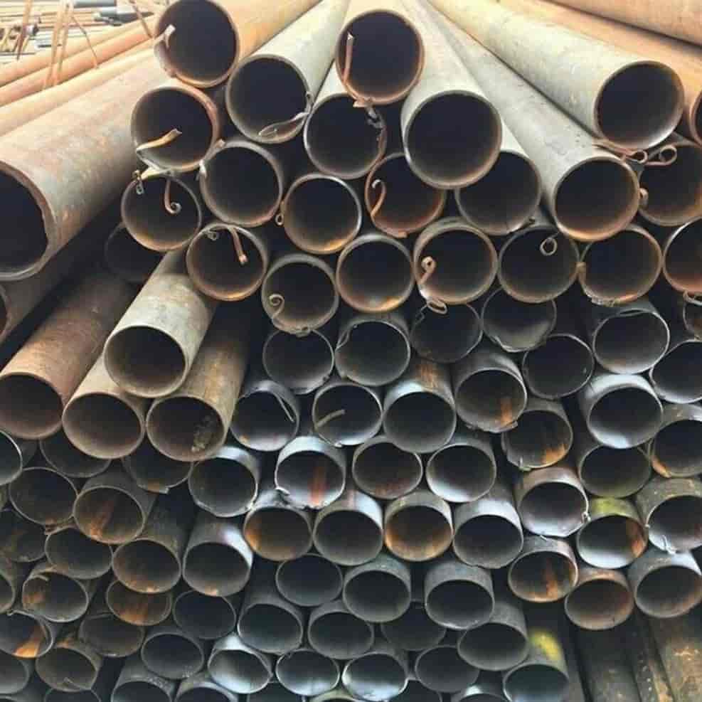 Pleated seamed pipes